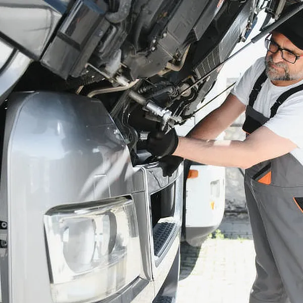 Serwis powypadkowy TRUCK